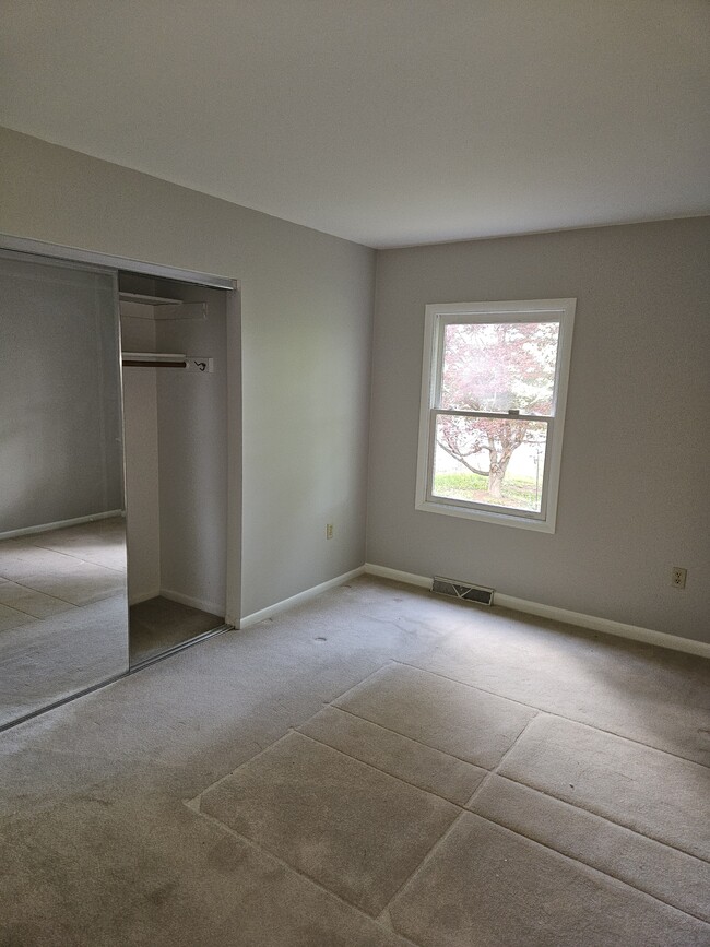 Building Photo - 3239 Lander Rd