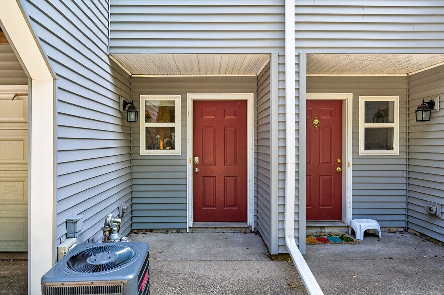 Building Photo - 631 Woodduck Dr