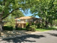 Building Photo - <b>Updated Two Bedroom 2nd Floor Apartment<br><br>