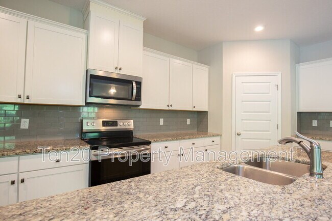 Building Photo - 7272 Sorrel Dr