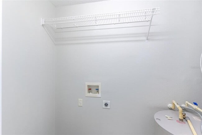 Building Photo - 2045 Grand Oak Dr