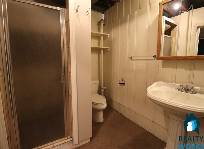 Building Photo - 3 Bedroom Home with Large Basement