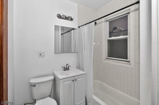 Building Photo - 202 N 17th St