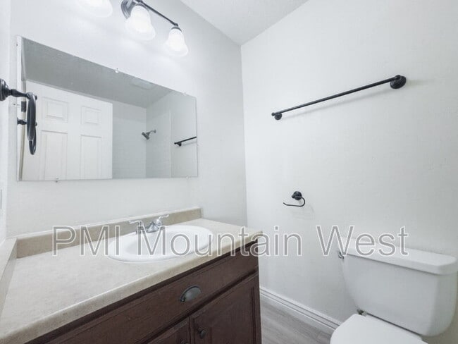 Building Photo - 2013 Nevada Cir