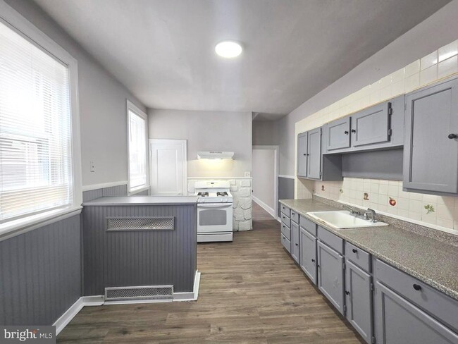 Building Photo - 5852 Pentridge St