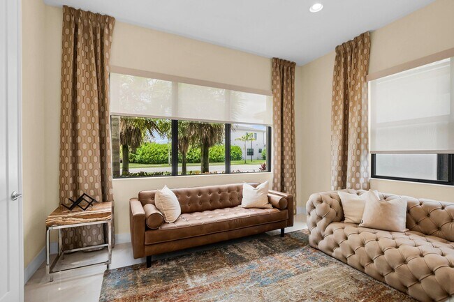 Building Photo - 17112 Aquavera Way