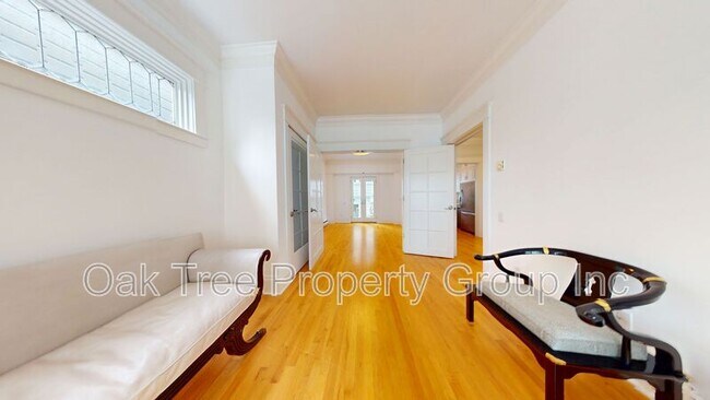 Building Photo - 25 Pleasant St