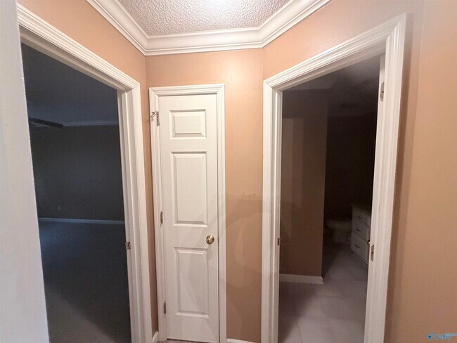 Building Photo - 248 W Lake Cir