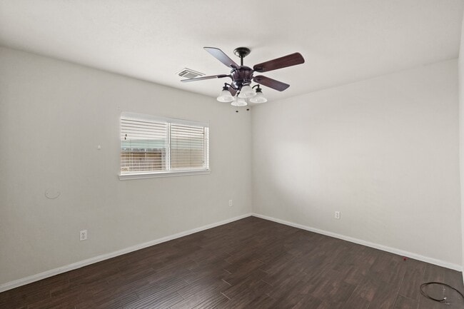 Building Photo - 5823 Creektrace Ln