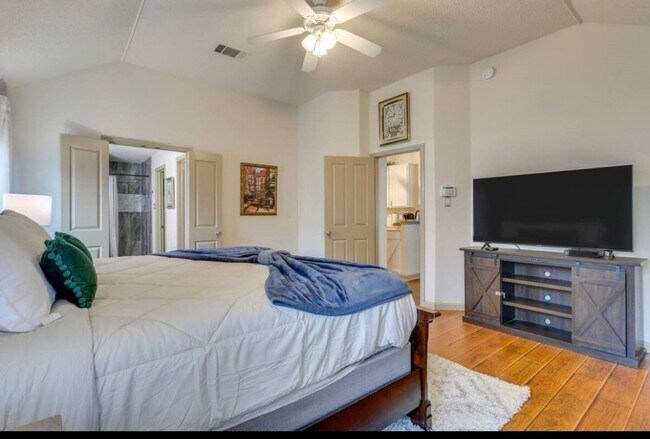 Building Photo - 1305 Marigold Way