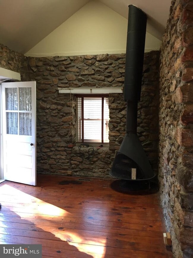 Building Photo - 529 Dunkirk Rd