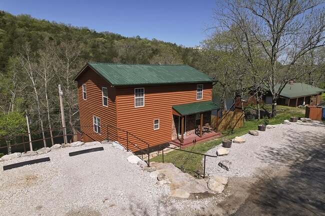 Building Photo - 721 Shore Rd