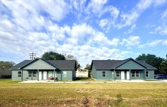 Building Photo - 502 N Ross Sterling