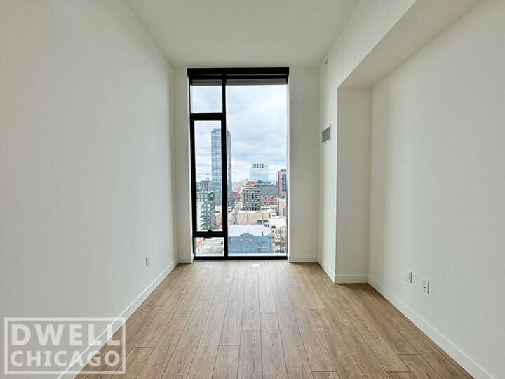 Building Photo - 26 N Sangamon St