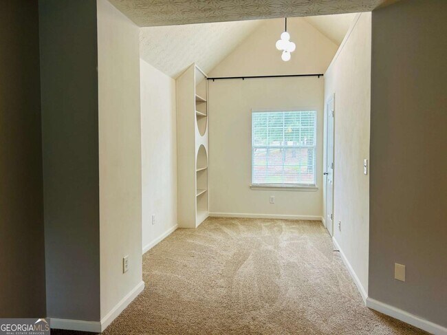 Building Photo - 5 Stony Oak Dr