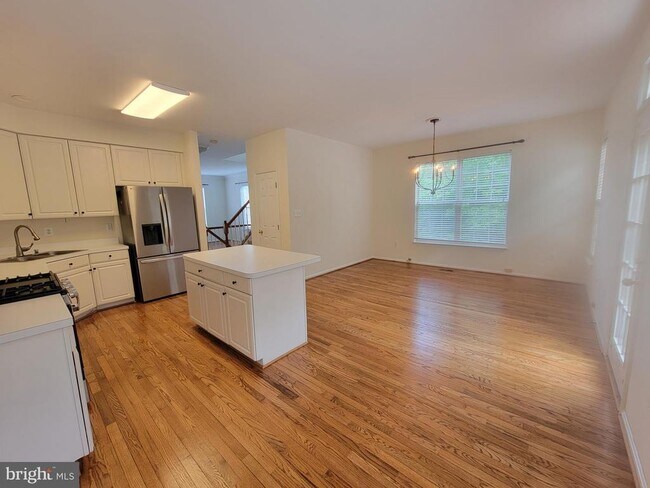Building Photo - 20872 Ivymount Terrace