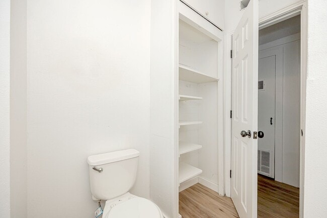 Building Photo - Freshly Renovated Rental Property!