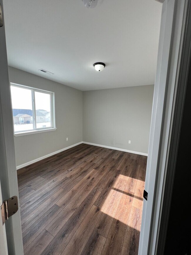 Building Photo - Duplex for rent in Quincy