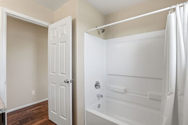 Building Photo - 981 S Deerfield Ln