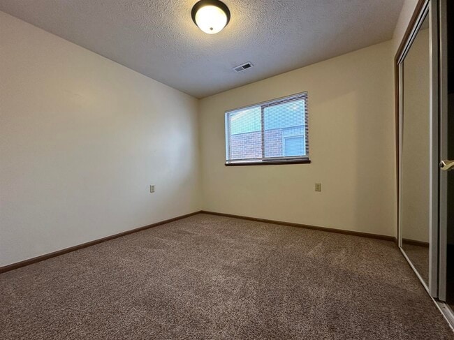 Building Photo - 3421 Portia St