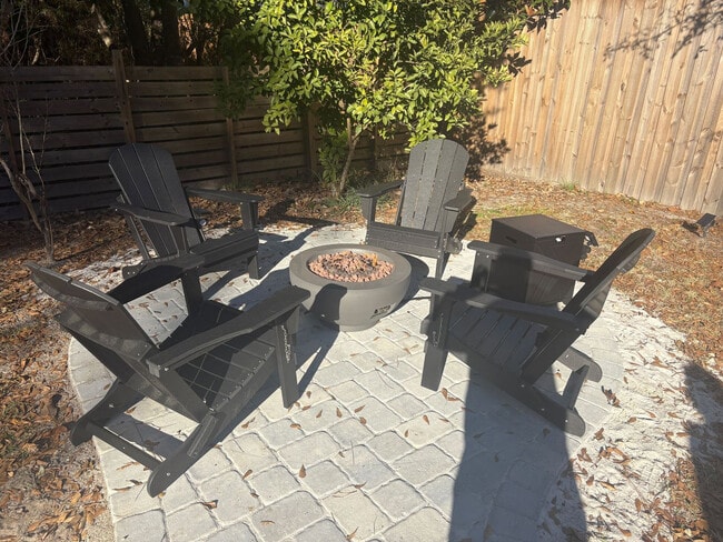 Building Photo - 106 Georgie St