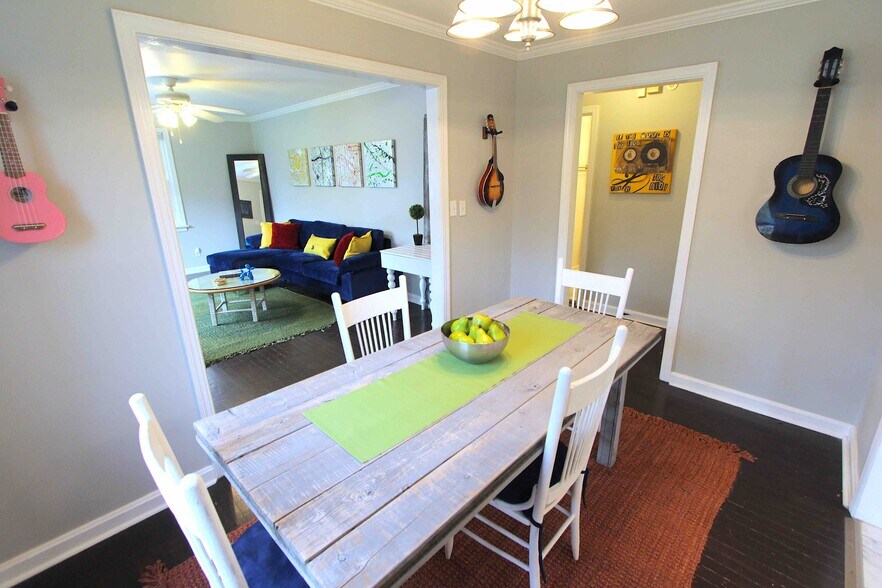 Building Photo - 2502 Woodyhill Dr