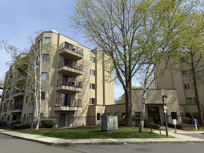 Building Photo - 1204 Whitney Ave