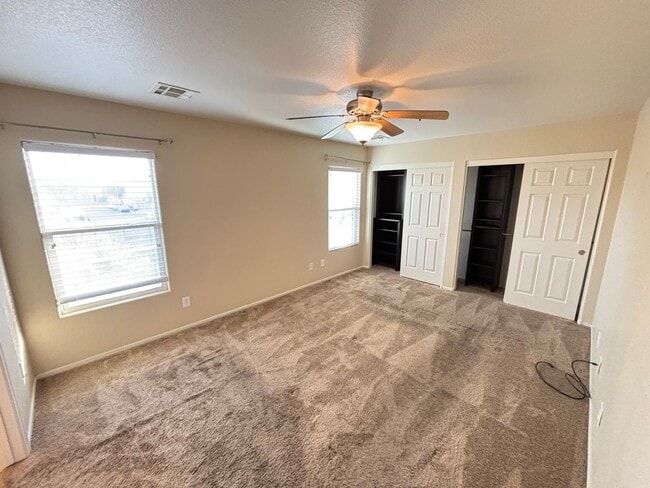 Building Photo - Gorgeous 3Bed/2.5Bath, 2-Story Home located in the SW part of the valley