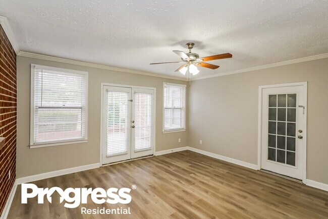 Building Photo - 207 Crest Dr