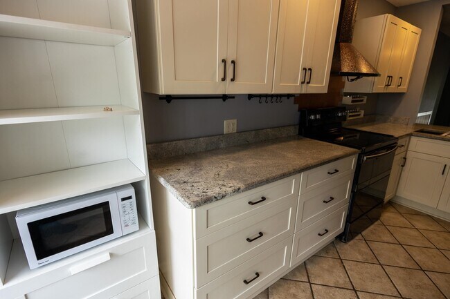 Building Photo - 1473 S Mariners Pointe