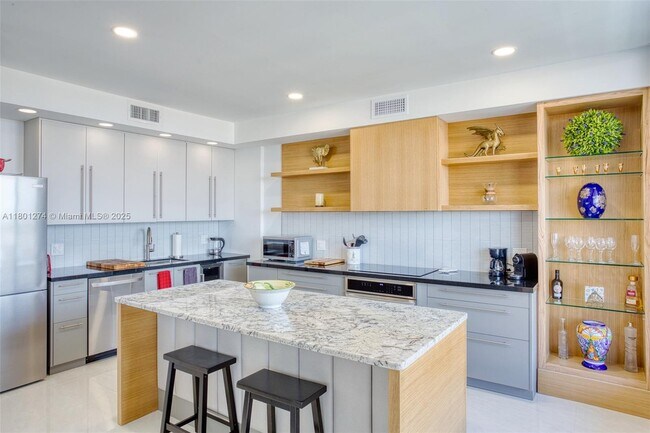 Building Photo - 1500 S Ocean Dr