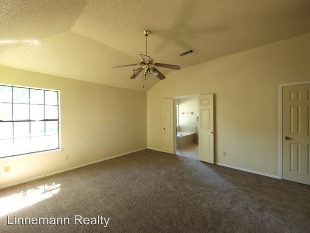 Building Photo - 405 Hogan Cir