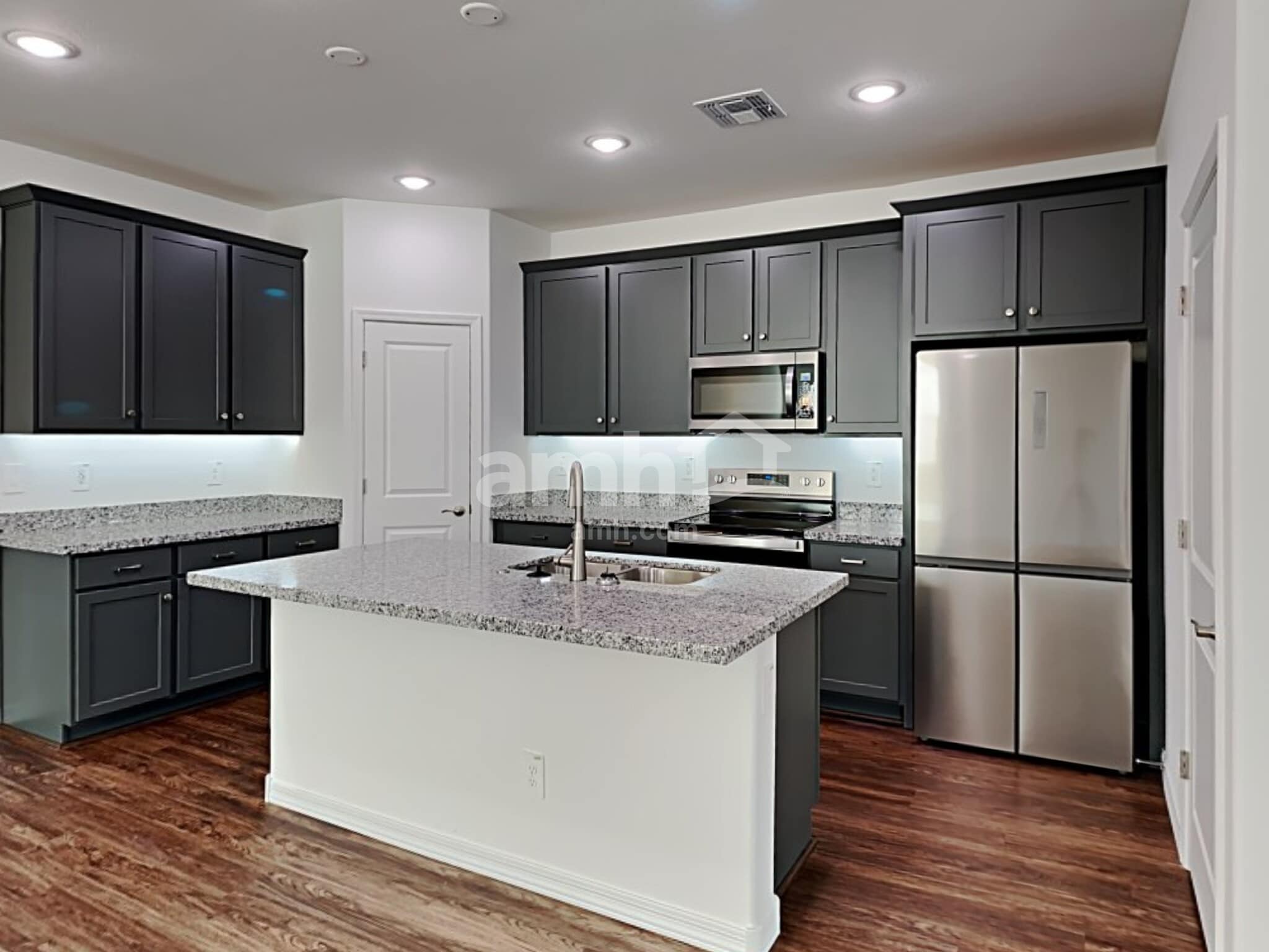 Building Photo - 15068 W Sherman St