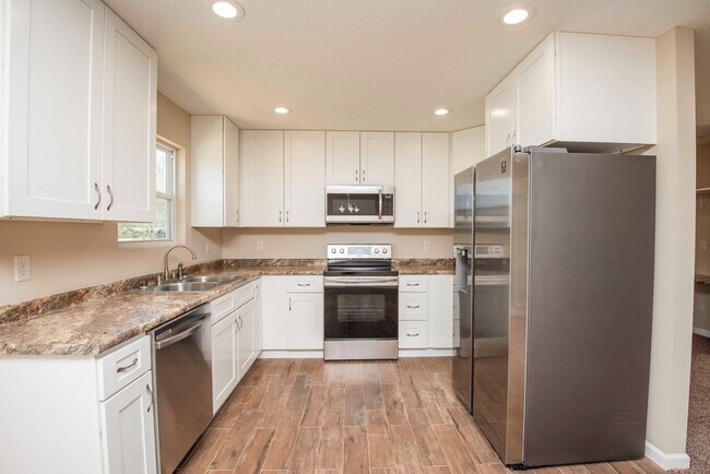 Building Photo - Knoxville 37849 - 3BR/2.5BA home with wash...