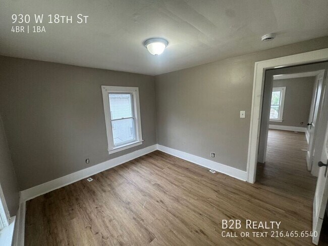 Building Photo - 930 W 18th St