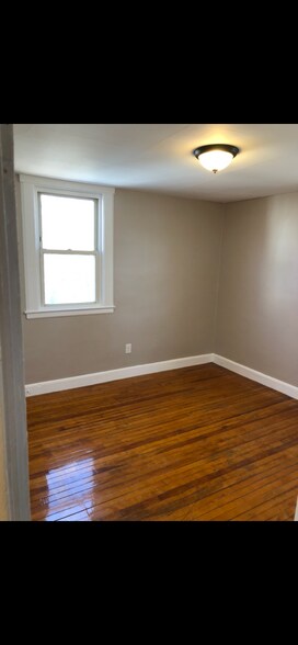 Bedroom 2 - 17 Berkeley St