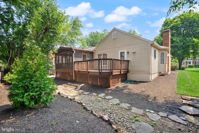 Building Photo - 13647 S Springs Dr