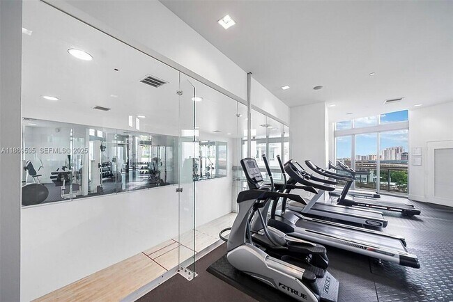 Building Photo - 350 S Miami Ave