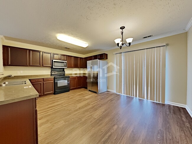 Building Photo - 3195 Hidden Creek Dr