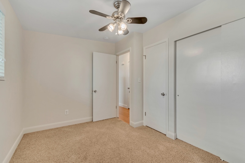 Building Photo - 475 N St E