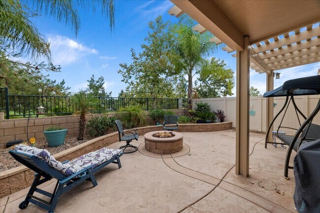 Building Photo - For Rent in Chapman Heights – Cedar Glen C...