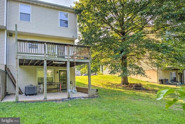 Building Photo - 213 Copperfield Ln