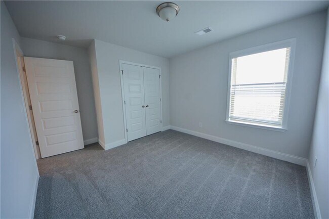 Building Photo - 1450 Sunny Vly Ln