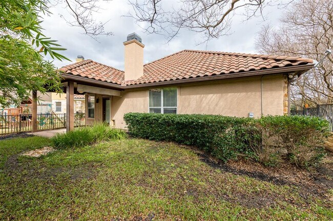 Building Photo - 14305 Broadwinged Hawk Dr