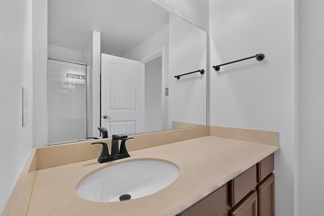 Building Photo - 2123 Meadow View Dr