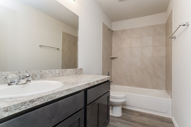 Building Photo - 8723 Lar Ree Oaks Cir