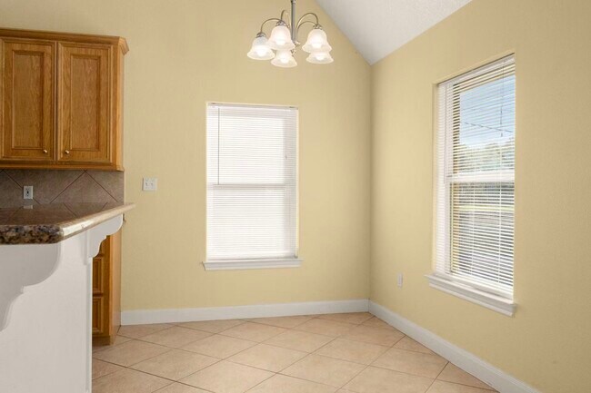 Building Photo - 3212 Glastonbury Dr