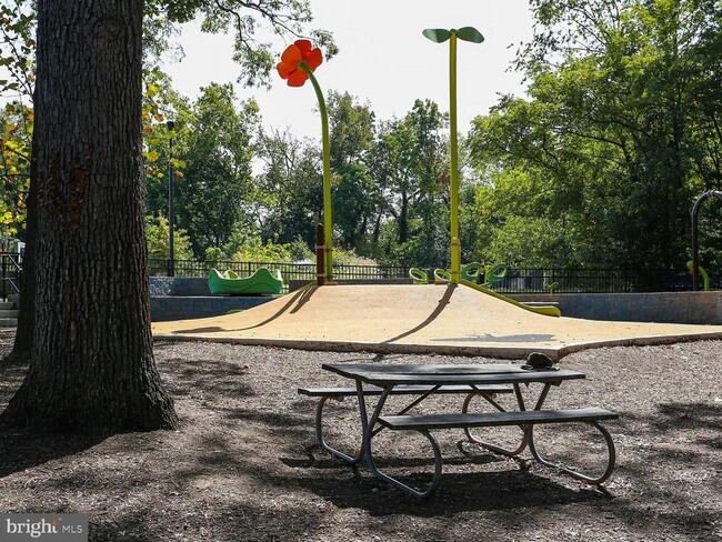 Building Photo - 3450 39th St NW