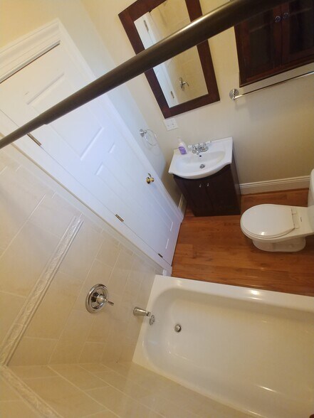 Building Photo - 1354 Pennsylvania Ave SE