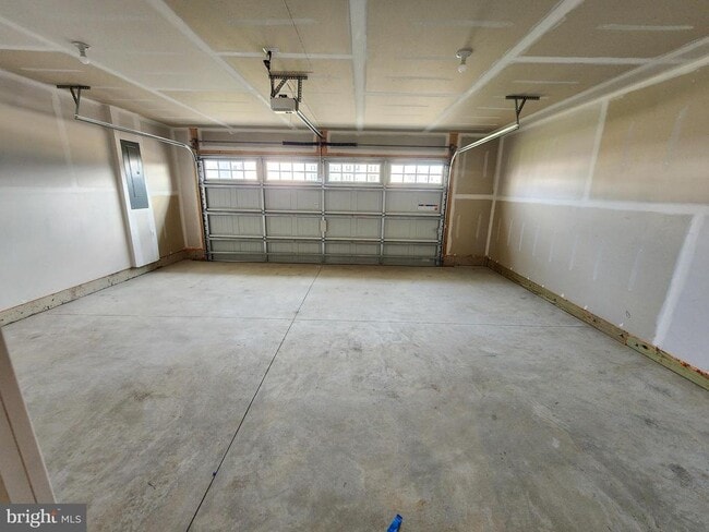Building Photo - 844 New Castle Landing Dr